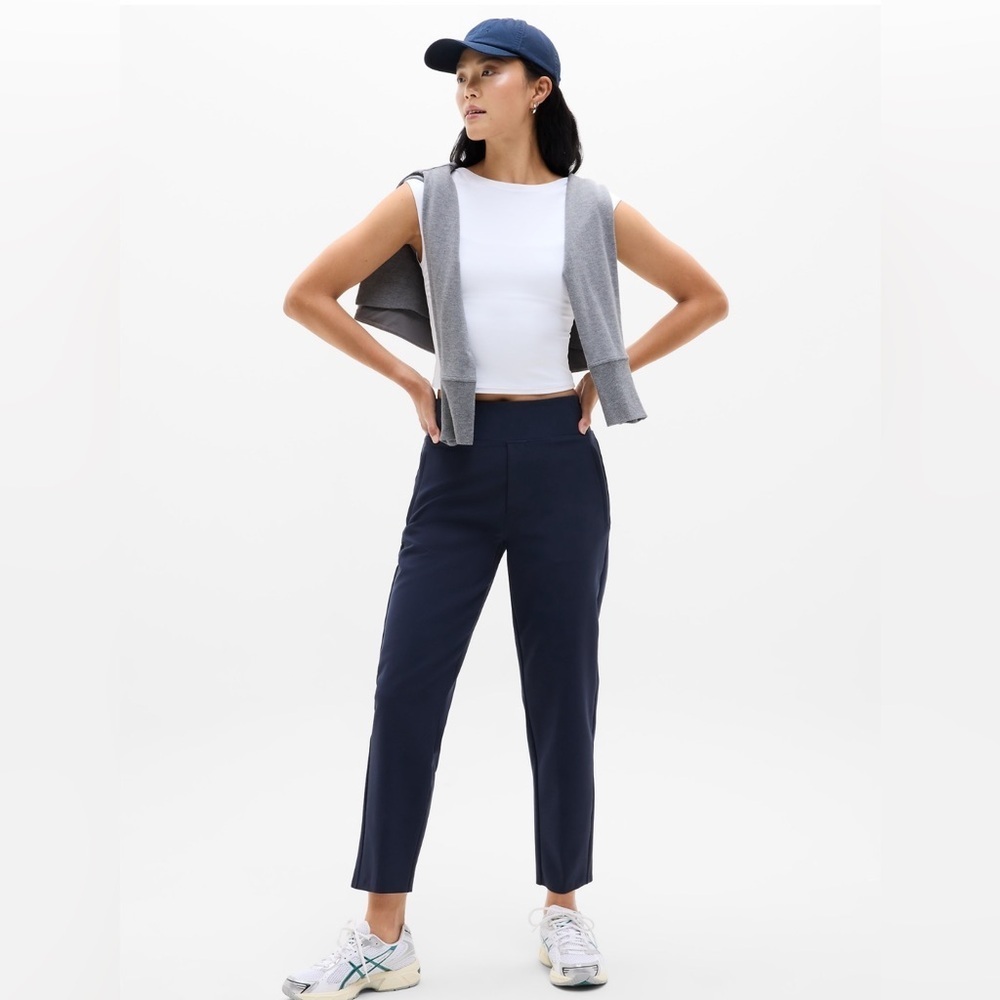 NWOT Athleta Endless Navy Pants Size 0.